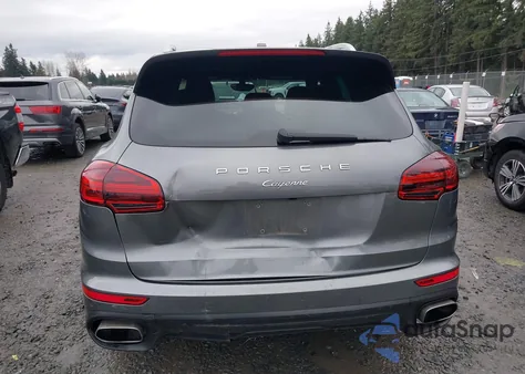 2016 Porsche Cayenne z USA, uszkodzony, nr VIN WP1AA2A25GKA12185